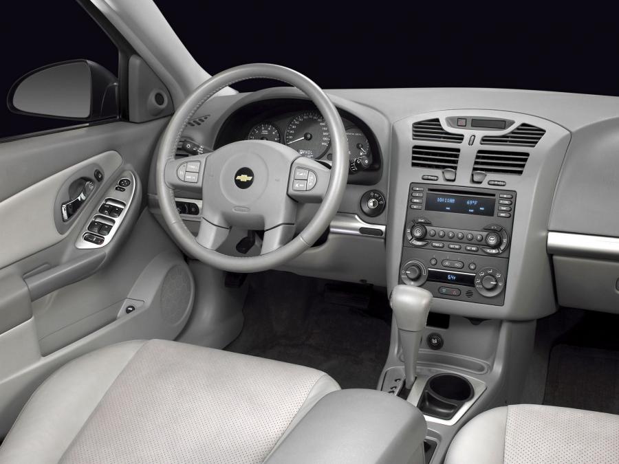  Chevrolet Malibu 2004 года  (фото 15 из 72)